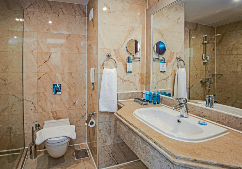 Beispiel Bad Doppelzimmer Swim Up