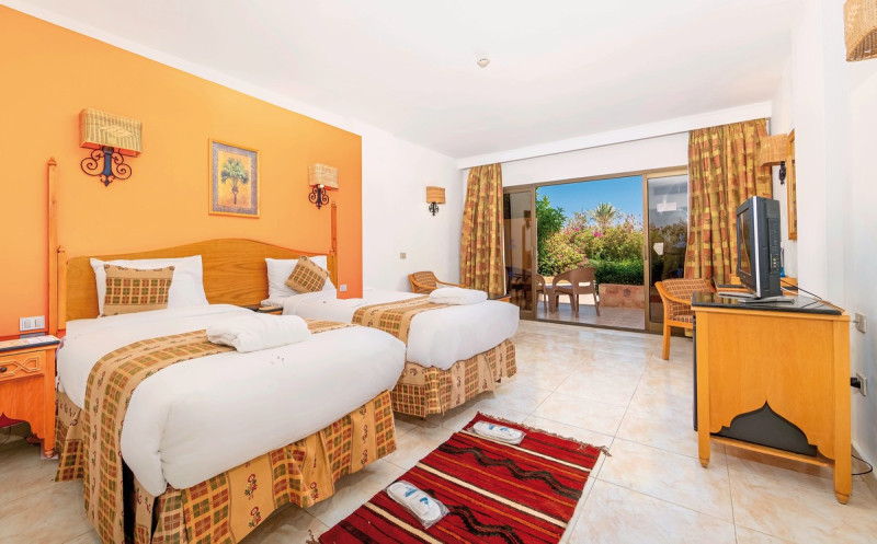 Wohnbeispiel Doppelzimmer Standard Pool-/Gartenblick