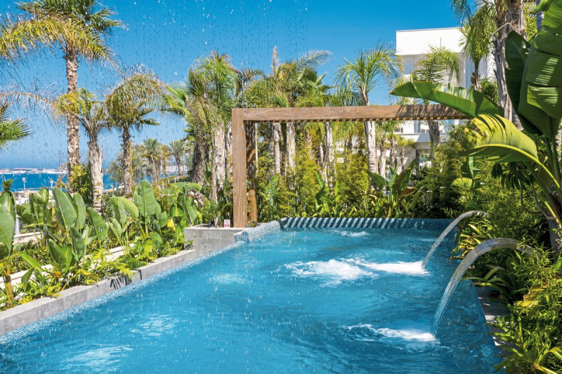 Amavi MadeForTwo Hotels