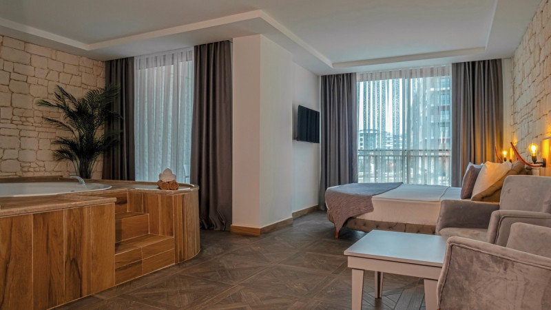 Wohnbeispiel Qum Village Jacuzzi Adult only +18