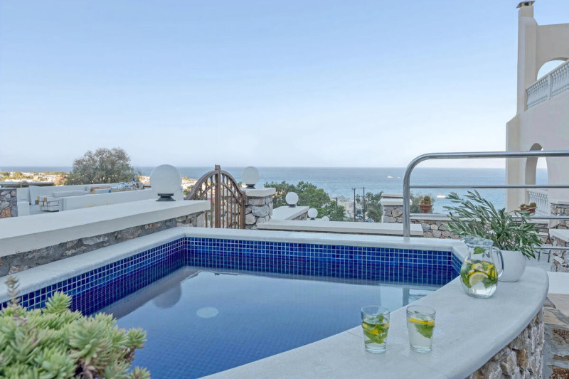 Wohnbeispiel Double Room Deluxe with Outdoor Jacuzzi