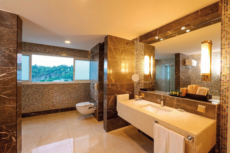 Beispiel Bad Familiensuite Deluxe