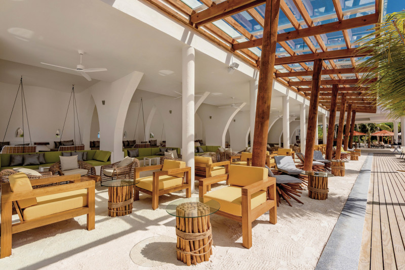 OBLU SELECT Sangeli