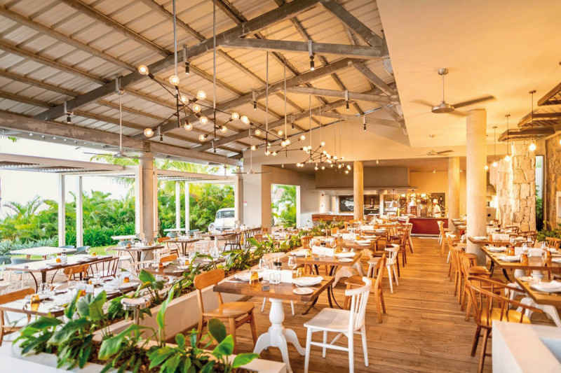 Victoria for 2 Beachcomber Resort & Spa