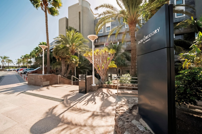 Don Gregory by Dunas