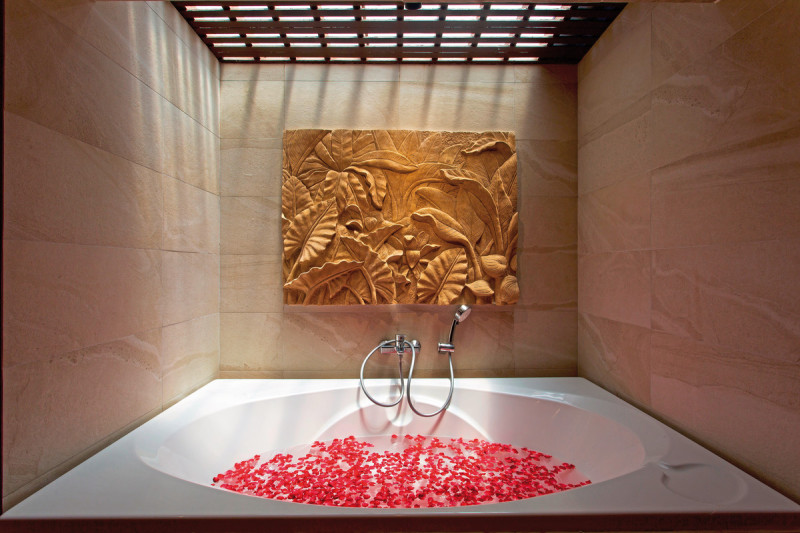 Badbeispiel Beachfront Pool Villa