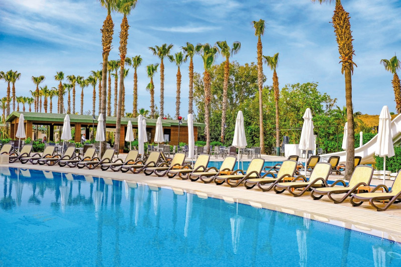 Royal Atlantis Beach