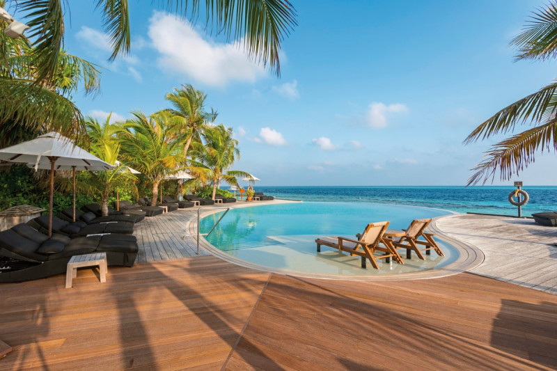 Komandoo Island Resort & Spa