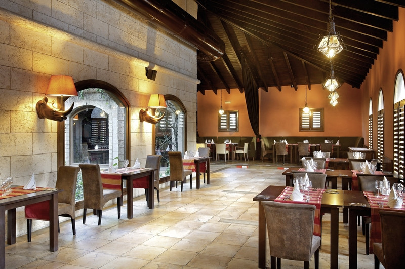 La Parrilla Restaurant