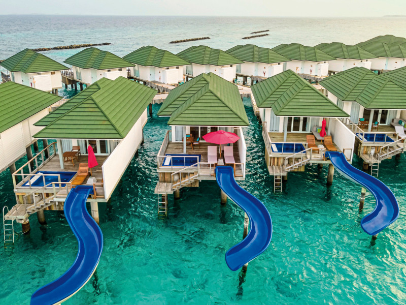 Wohnbeispiel Water Villa with Pool & Slide