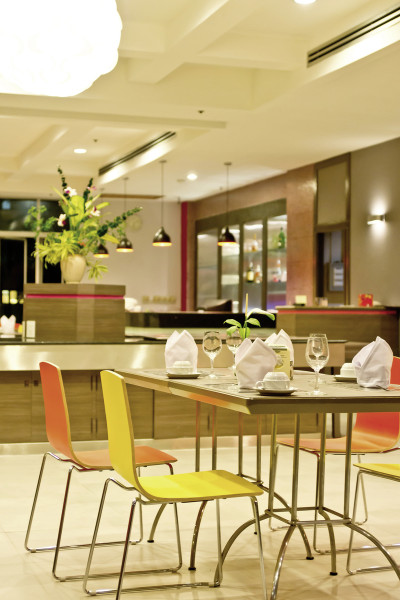 Sunshine Vista Hotel