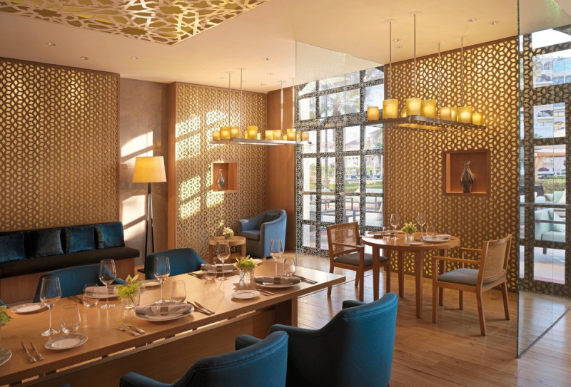 The Ritz-Carlton Abu Dhabi, Grand Canal