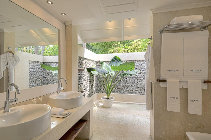 Beispiel Bad Beach Front Villa & Beach Front Junior Suite