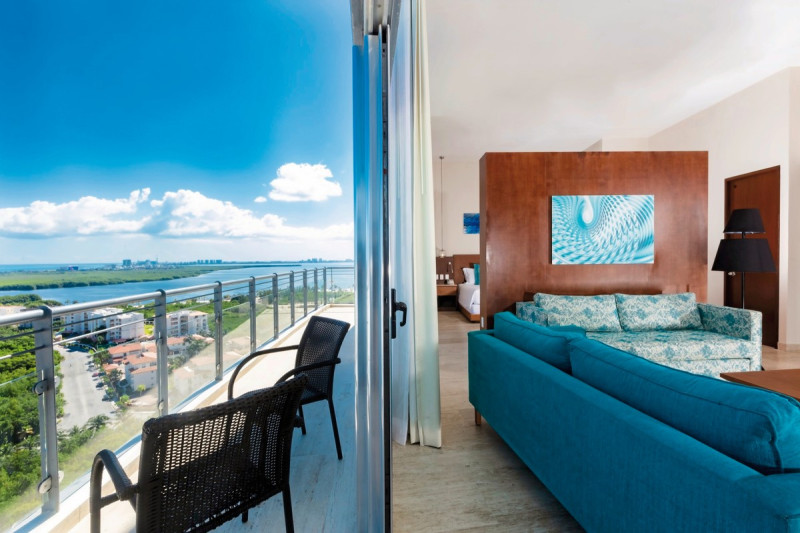 Krystal Urban Cancun