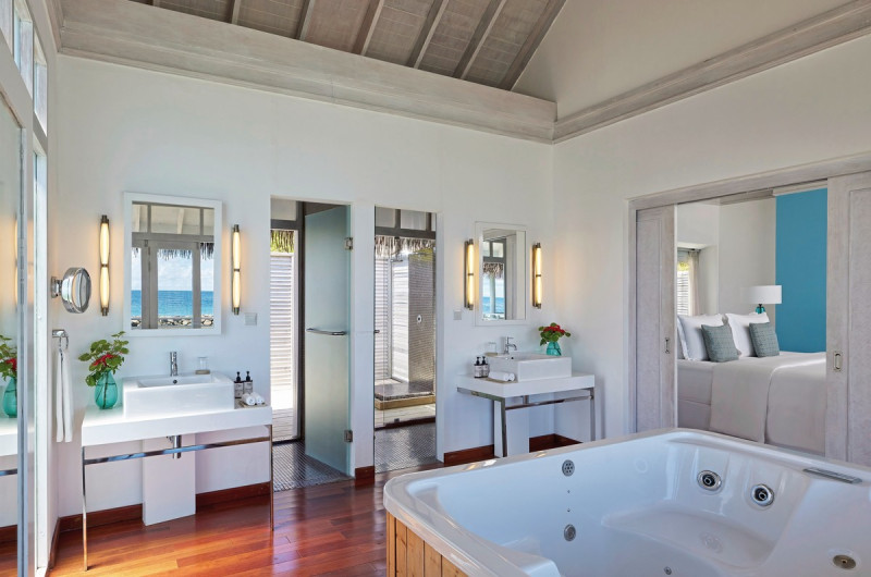 Beispiel Bad Over Water Suite with Private Pool