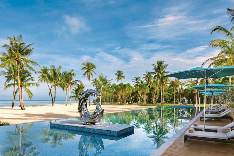 Pullmann Maldives Maamutaa Resort