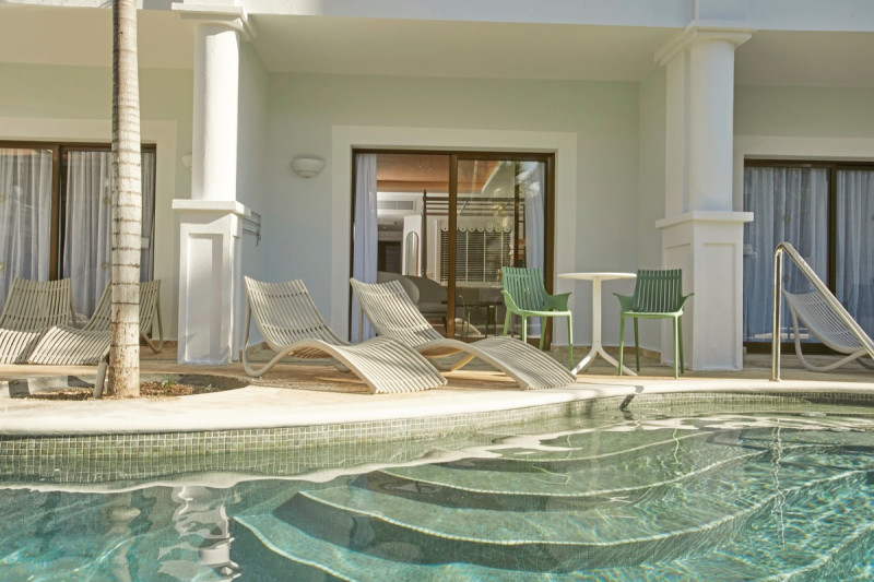 Au&szlig;enansicht Juniorsuite Deluxe Swim Up
