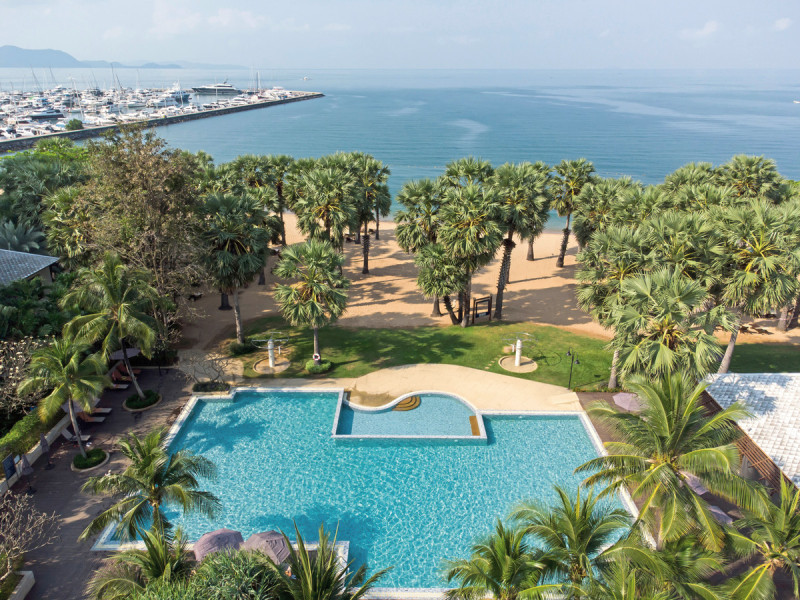 Ravindra Beach Resort & Spa