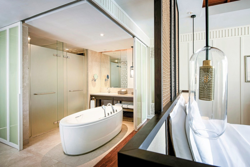 Badbeispiel Private Pool Suite Club Lounge Access