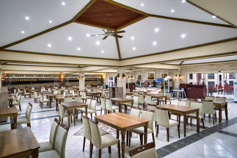 Oz Hotels Incekum Beach Resort