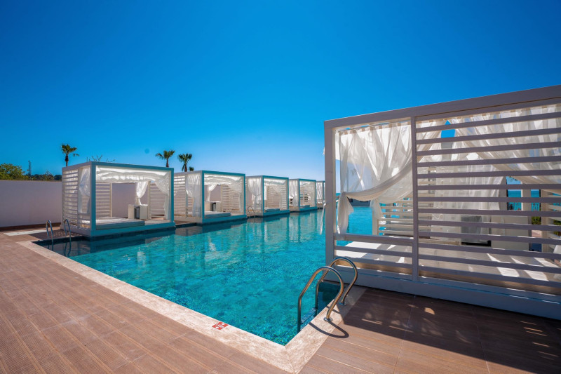 Mira Meridia Beach Resort Hotel