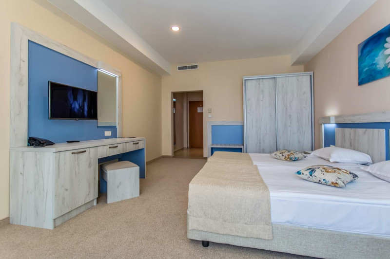 DIT Evrika Beach Club Hotel