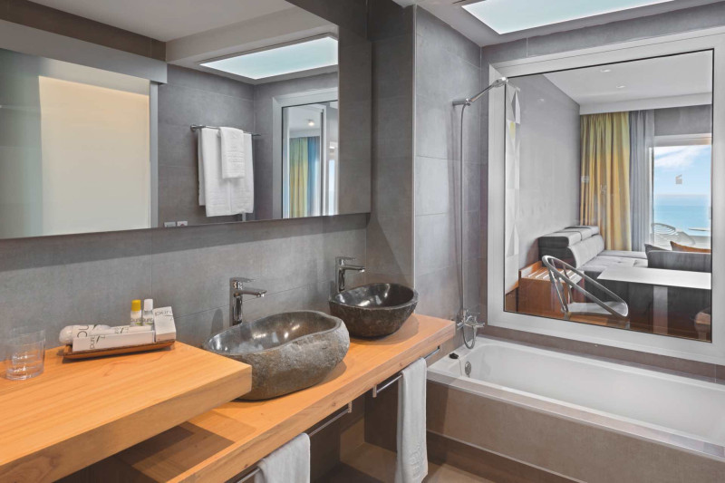 Atlantic Mirage Suites & Spa