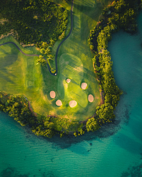 The Bay Club at Anahita