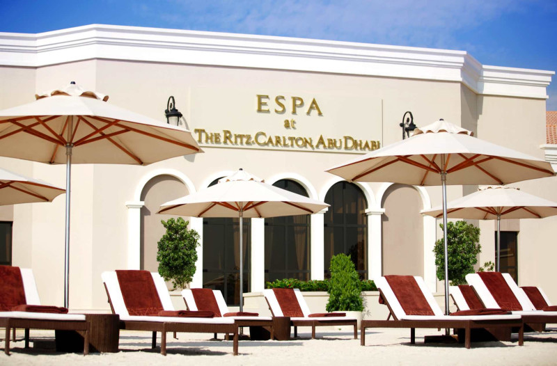 The Ritz-Carlton Abu Dhabi, Grand Canal