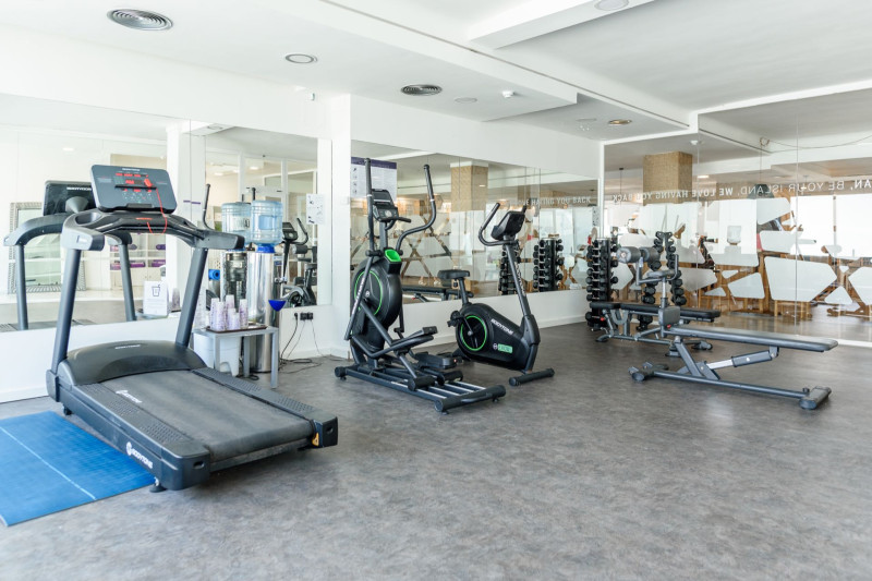 FERGUS Style Bahamas