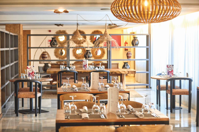 FERGUS Style Bahamas