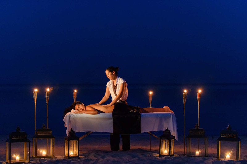 Alexandra Golden Boutique