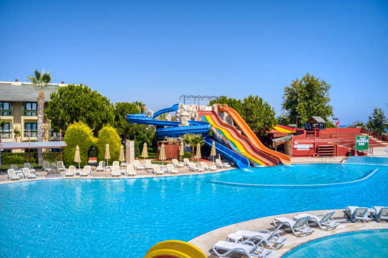 Oz Hotels Incekum Beach Resort