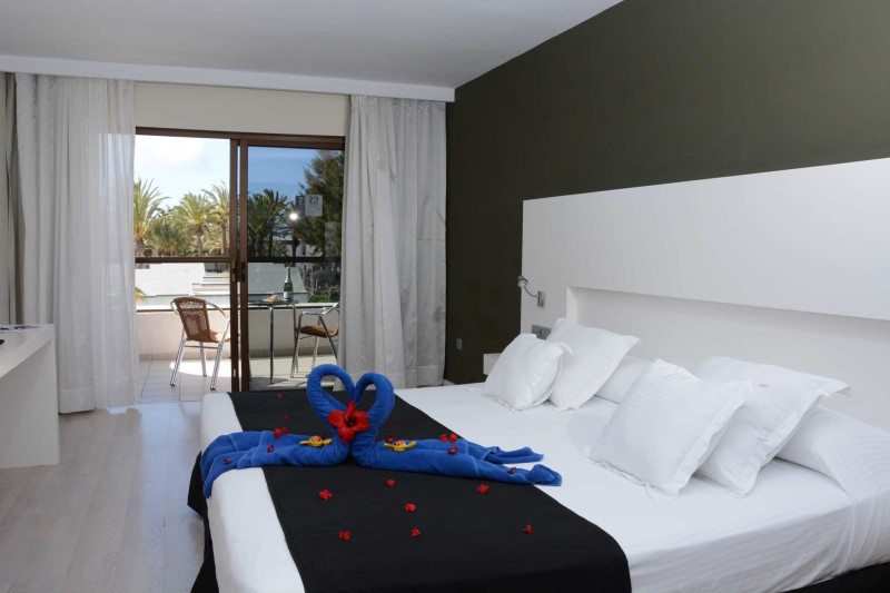 R2 Romantic Fantasia Dream