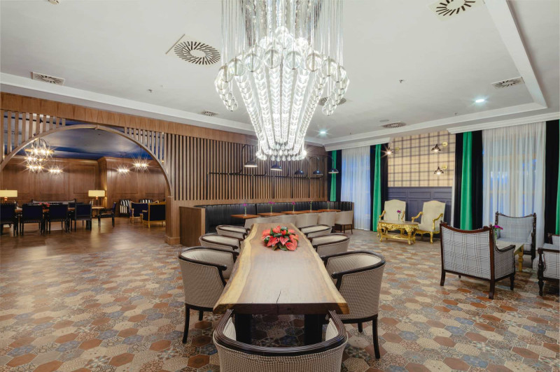 Kremlin Palace Deluxe