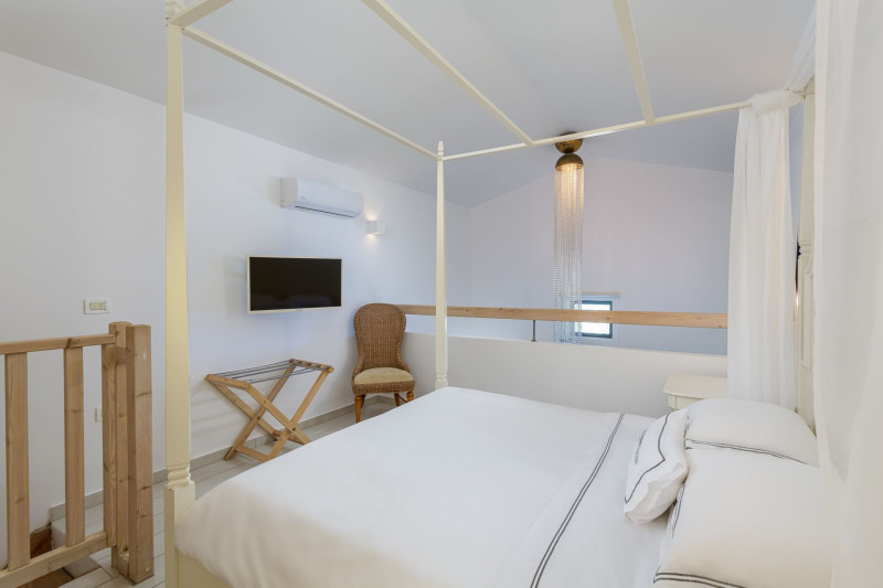 Diamond Deluxe Hotel