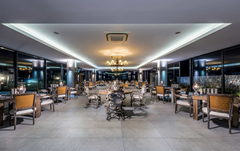 Diamond Deluxe Hotel