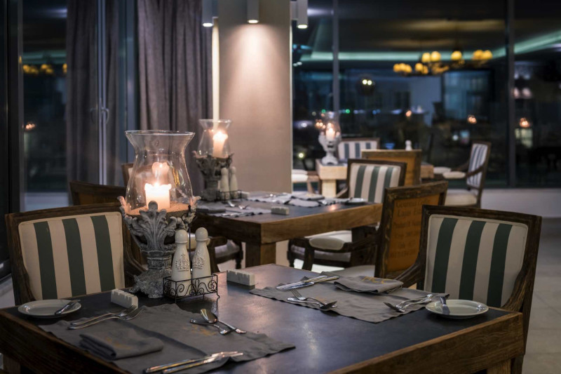 Diamond Deluxe Hotel