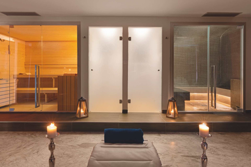 Costa Lindia Blue Star Resort & Spa