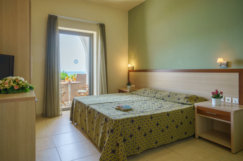 Alianthos Beach