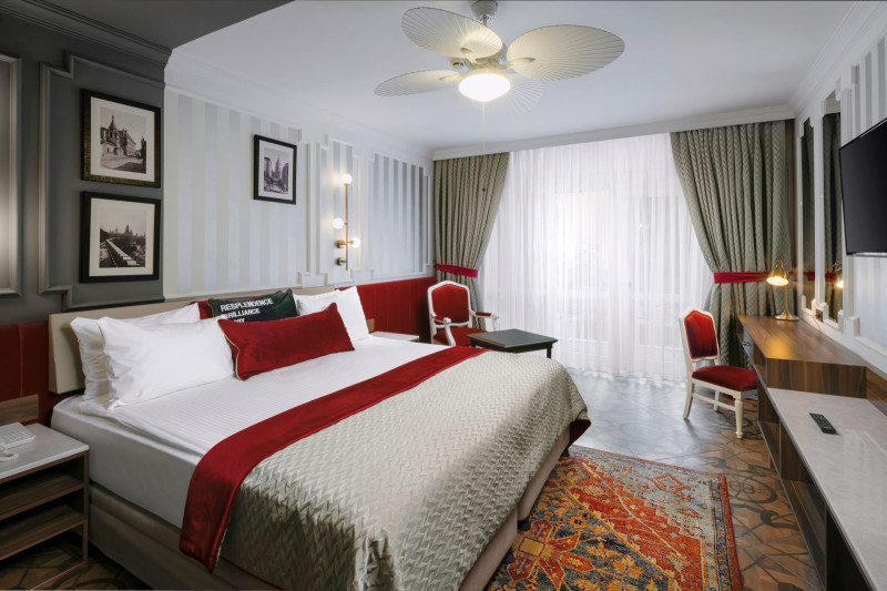 Kremlin Palace Deluxe