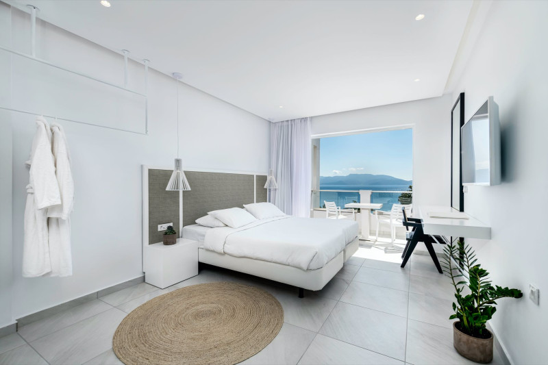 Dimitra Beach Hotel & Suites