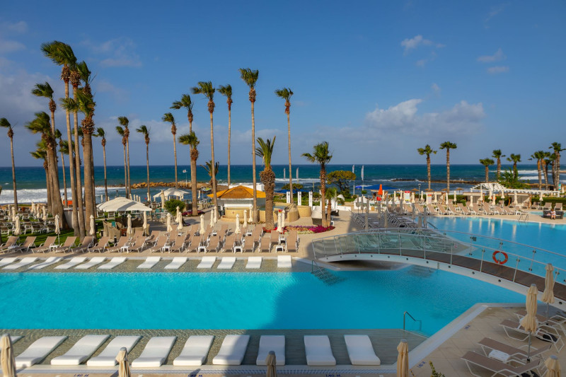 Leonardo Plaza Cypria Maris Beach Hotel & Spa