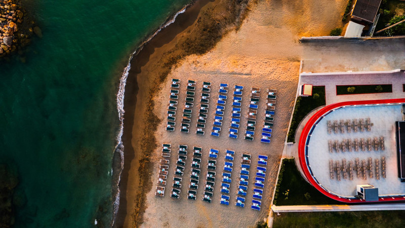 Granada Luxury Red 16+