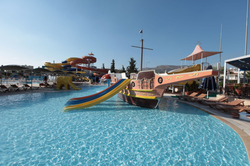 Cactus Paradise Beach Club