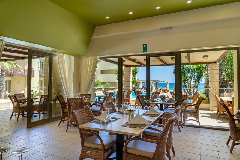 Giannoulis Santa Marina Plaza