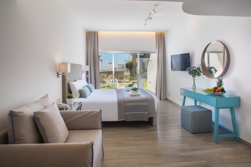 Leonardo Plaza Cypria Maris Beach Hotel & Spa