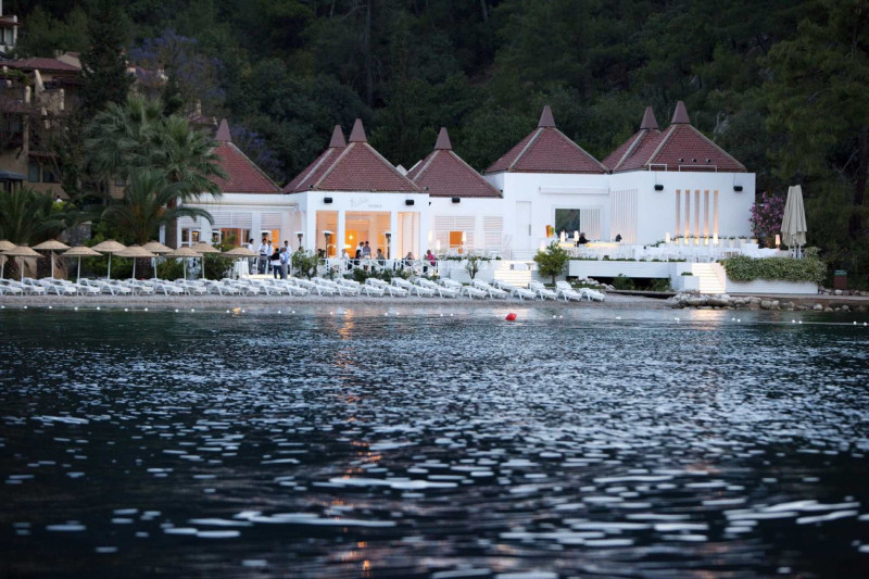 Hillside Beach Club