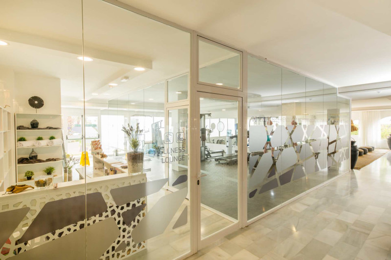 FERGUS Style Bahamas