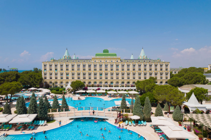 Kremlin Palace Deluxe